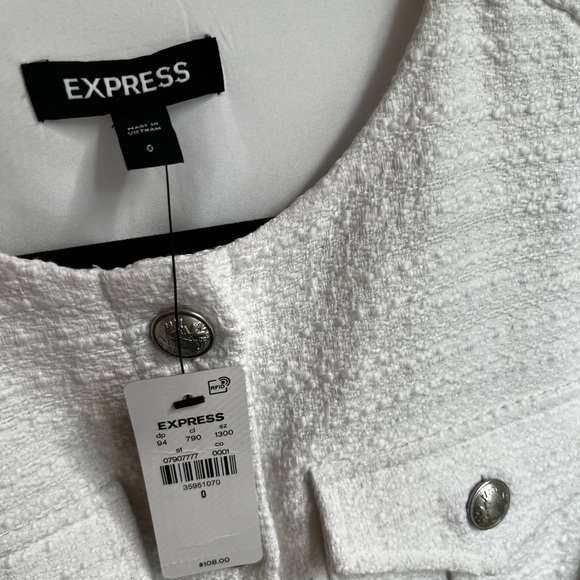 Express Textured White Button-Up Top - Picture 4 of 7